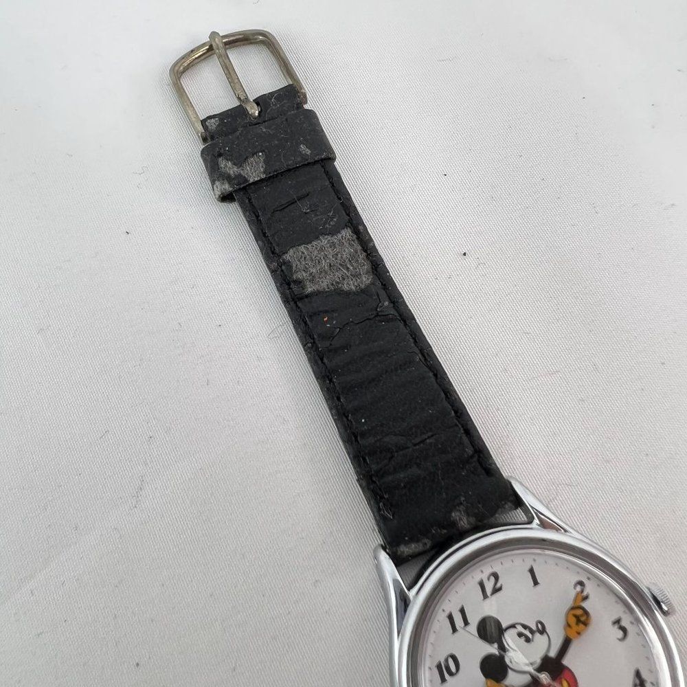 Men's Vintage MICKEY MOUSE by LORUS "V515-6000" Quartz Watch PARTS REPAIR - Picture 4 of 8